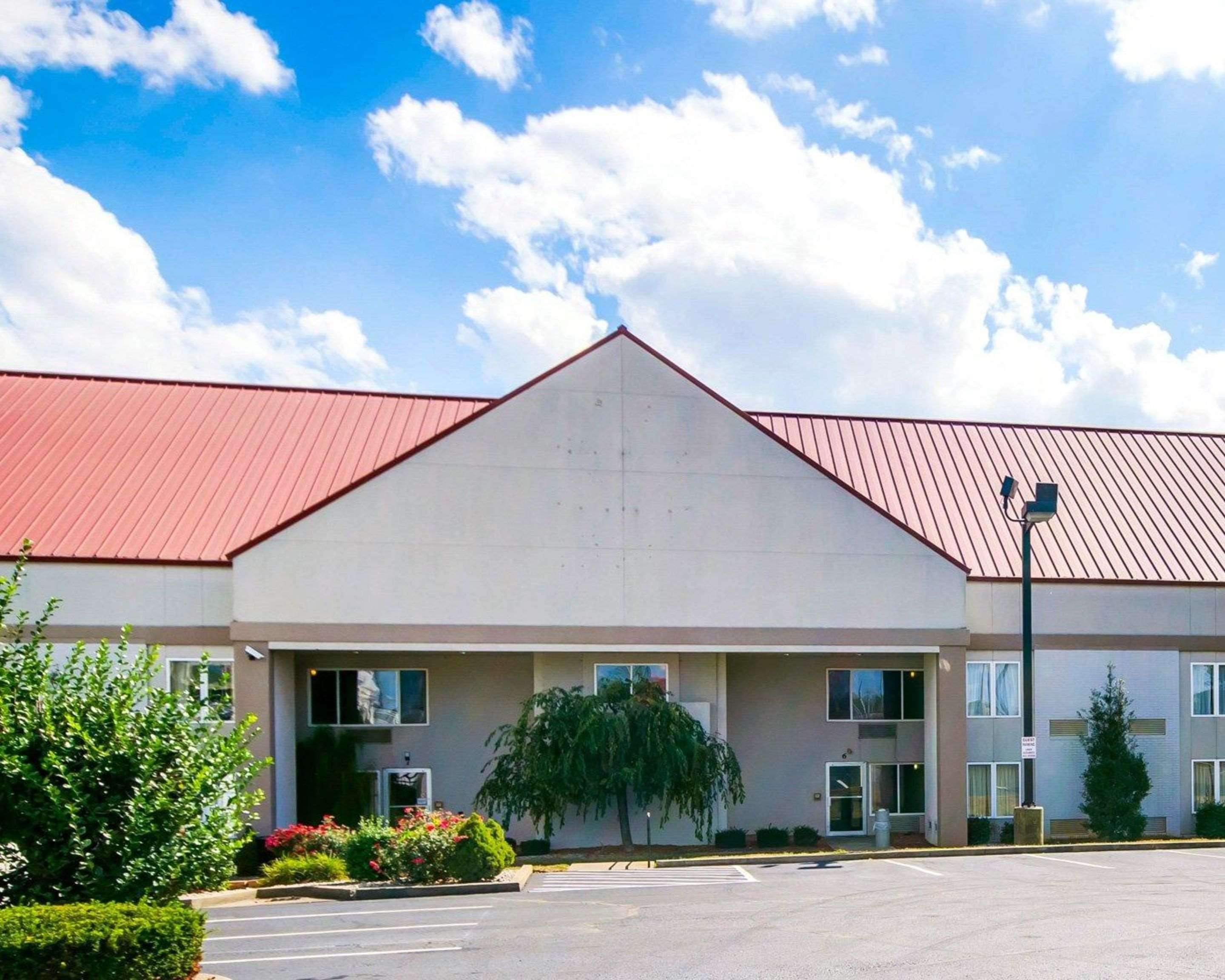 Quality Inn & Suites Elizabethtown Exterior photo