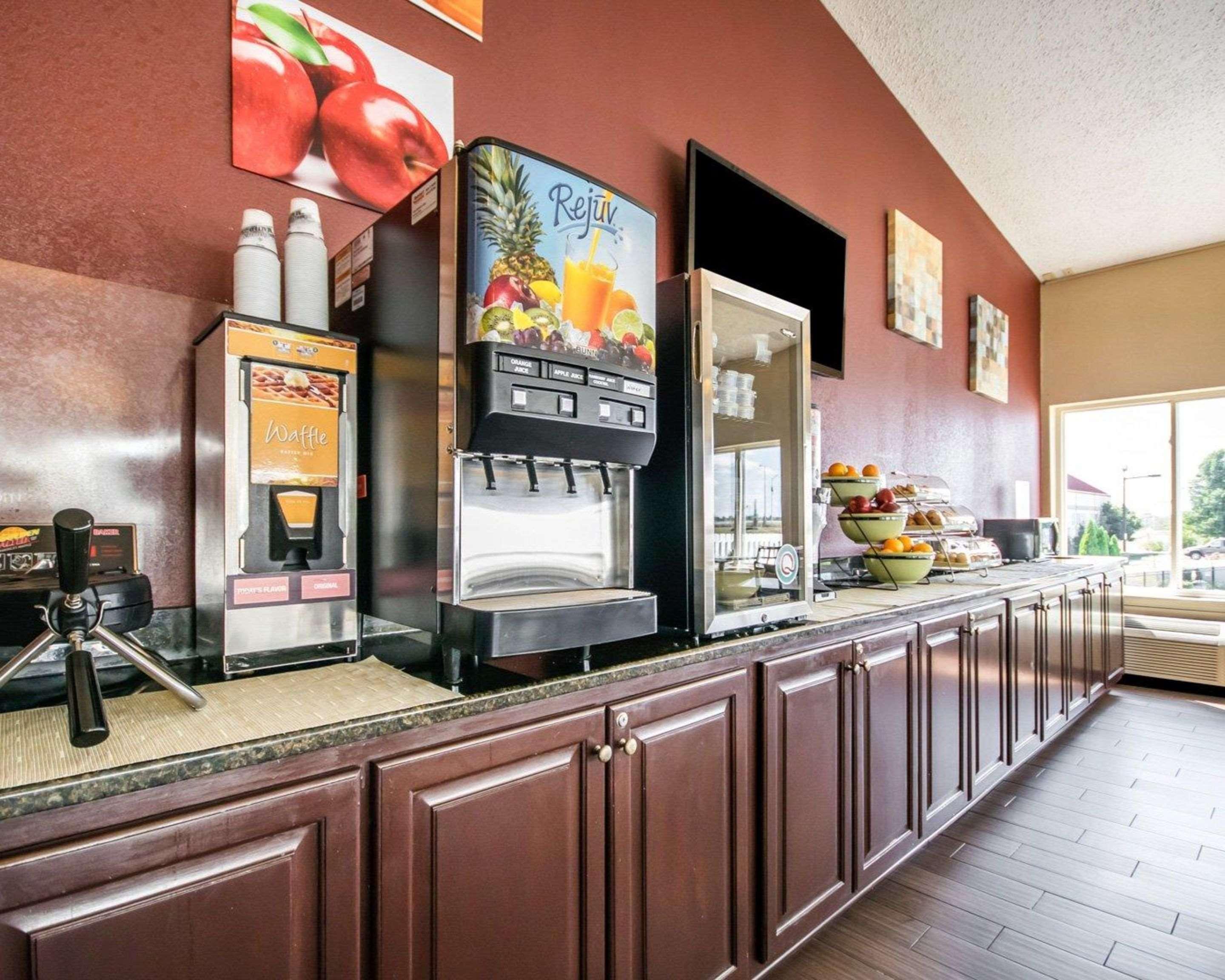 Quality Inn & Suites Elizabethtown Exterior photo