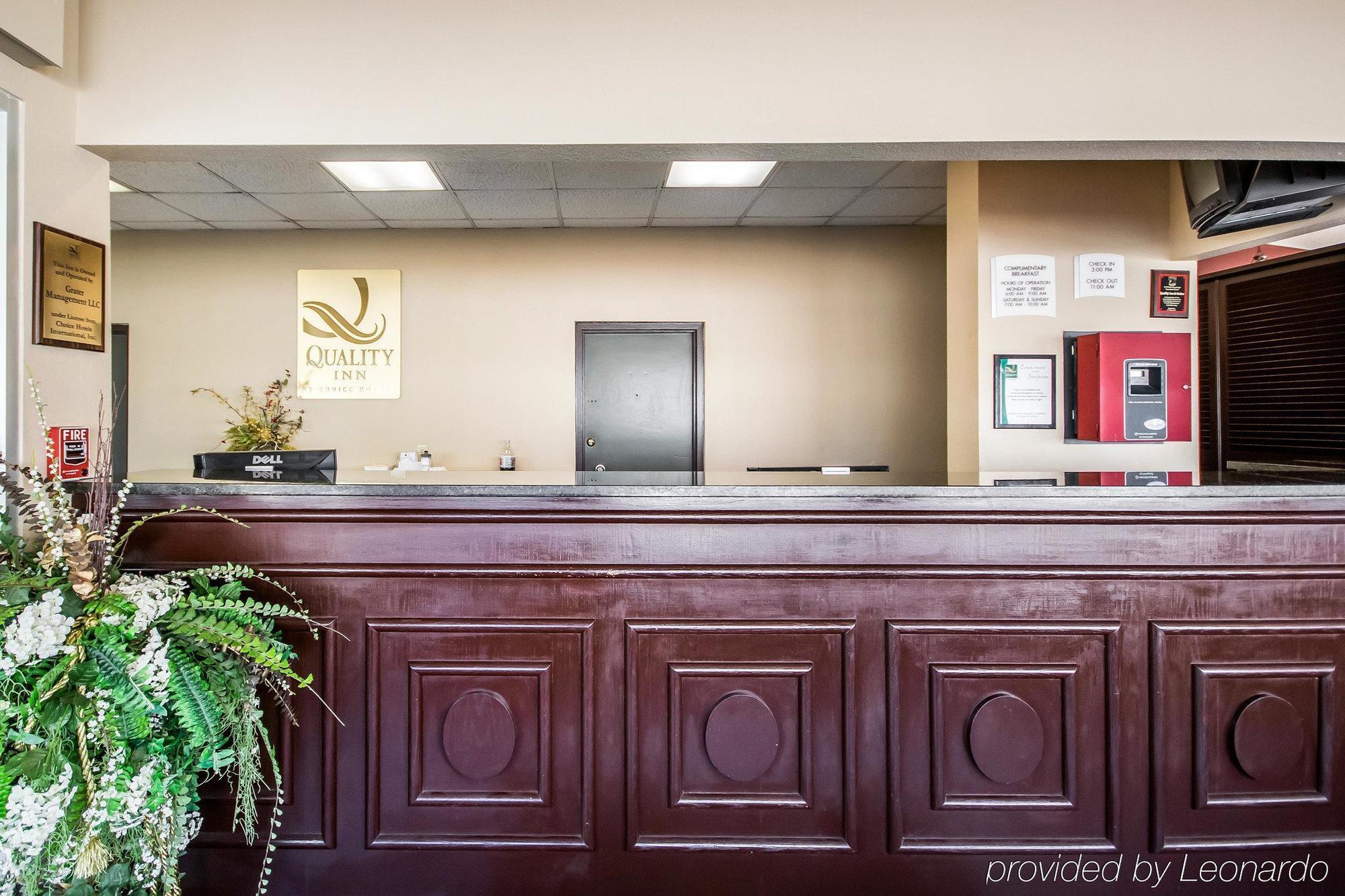 Quality Inn & Suites Elizabethtown Exterior photo