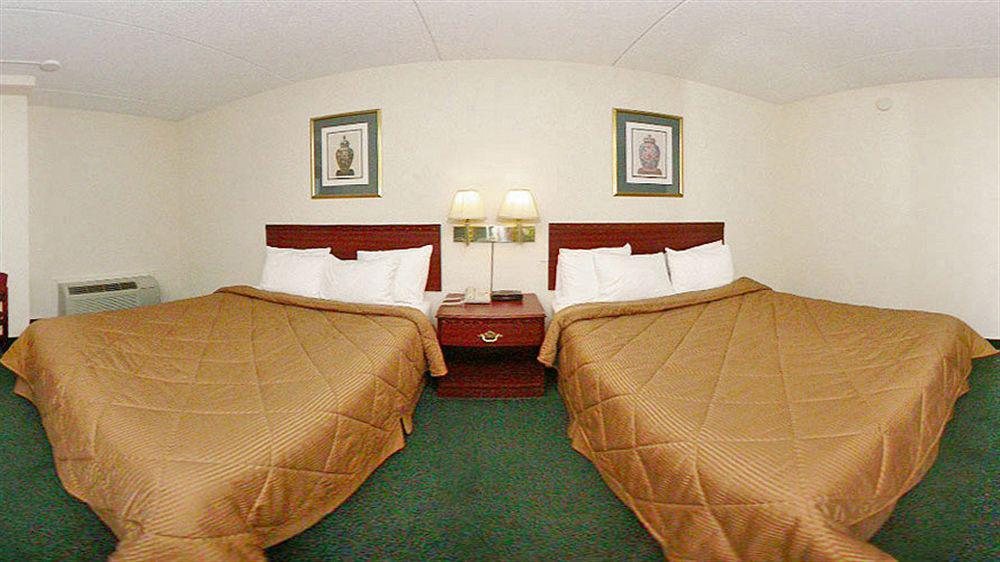 Quality Inn & Suites Elizabethtown Exterior photo